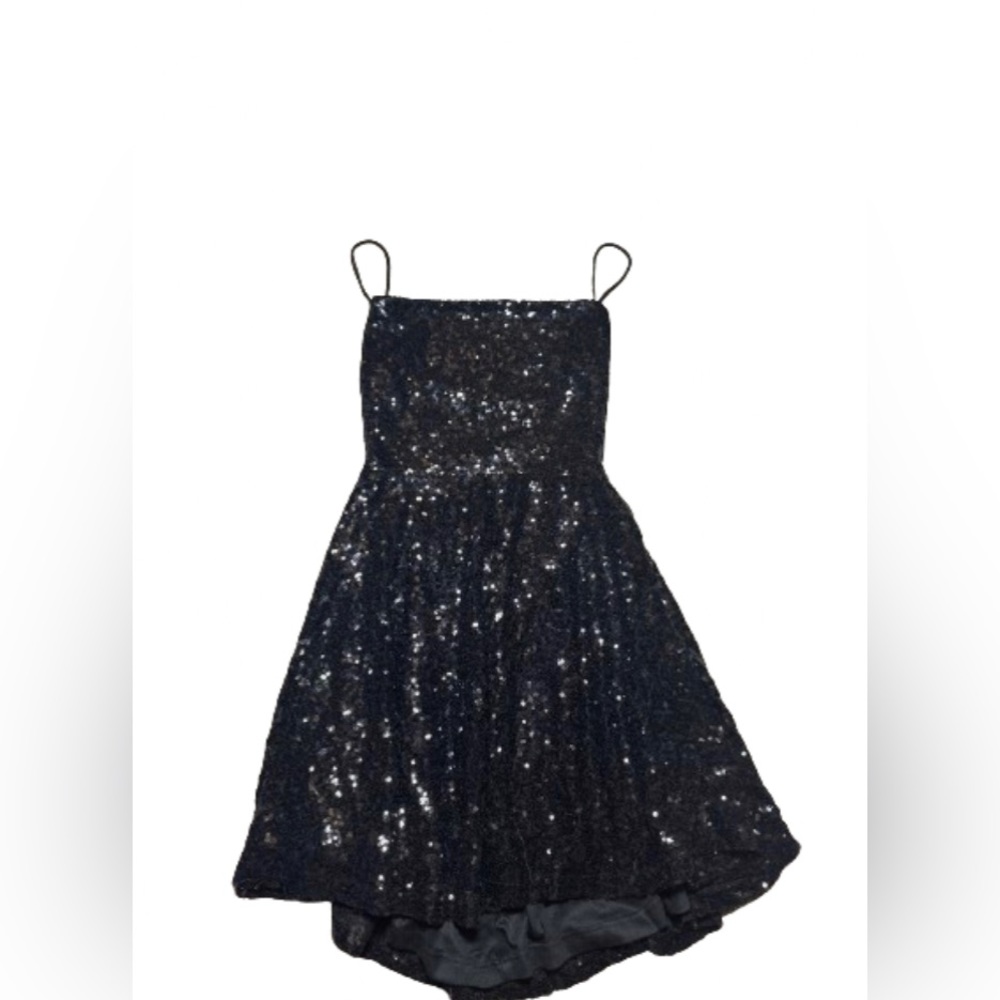 Windsor dress, size US small. Homecoming or prom dress. Black dress w/sequenc